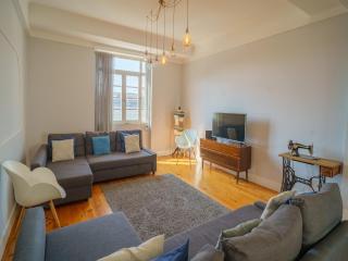 Modern apartment for 13 guests - Porto - 0