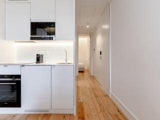 Stylish City Stay with Balcony - Porto - 8