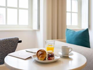 Stylish City Stay with Balcony - Porto - 2