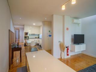 Stylish central Porto apartment for families - Porto - 9