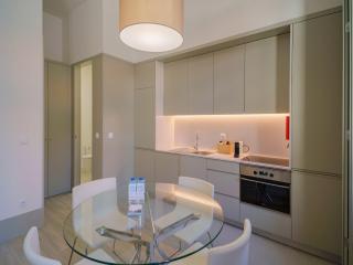 Elegant Coastal Escape Sleeps 8 - Matosinhos - 3