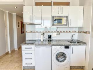 Studio in Torremolinos by Playa El Bajondillo - 9