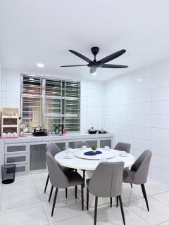 HappinezzMo Homestay - Skudai - 2