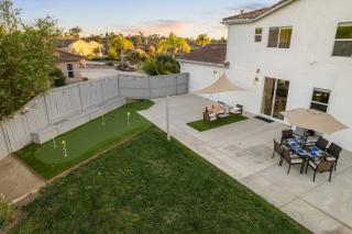 Sunset Crest - Home with stunning views, Pool, BBQ - 9