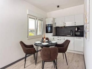Modern Apartments with Private Balcony - One Bedroom Apartment - Kaštela - 2