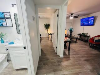 NEW! 5 minutes from Convention Center, Shopping Centers & Airport - 9