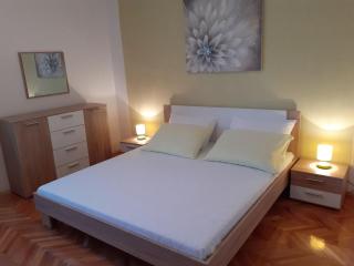 Apartment Ivica - Three Bedroom Apartment with Terrace - Trogir (Traù) - 1