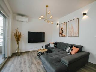 Spacious Luxury Trogir Apartments - Classic Two Bedroom Apartment - Trogir - 0
