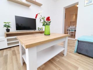 Charming Apartment Ana - One Bedroom Apartment with Terrace - Mlini - 0