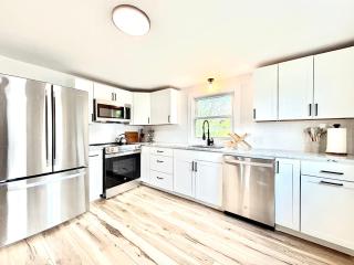 The Lori House - Westbrook - 5