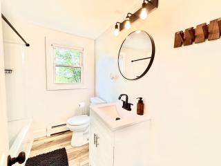 The Lori House - Westbrook - 2