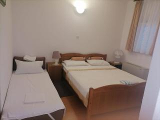 Apartments Libertas - Studio with Balcony and Sea View - 8 - Rogoznica (Rogosnizza) - 6