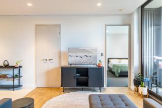 Waterloo 2BR Getaway with Pool & Gym Access - Sidney - 3