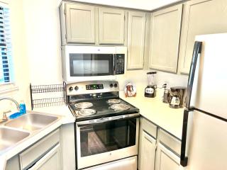 Daytona 2 Bed Apartment 10 Minutes to Beach - Port Orange - 6