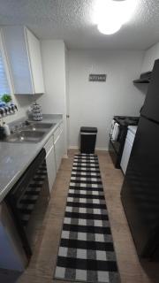 Entire Townhome with workspace - Abbeyville - 8