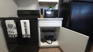 Entire Townhome with workspace - Abbeyville - 3