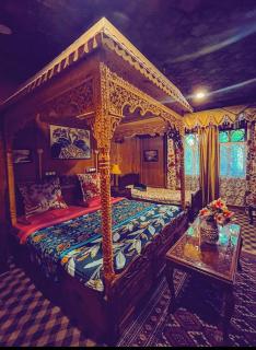 Crown Of India Group Of Houseboats - Srinagar - 9