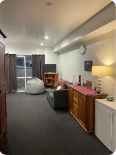Cosy room with private ensuite central city - 1
