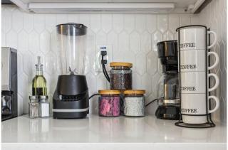 Your Amazing 3BR2BA Downtown Delight - 3