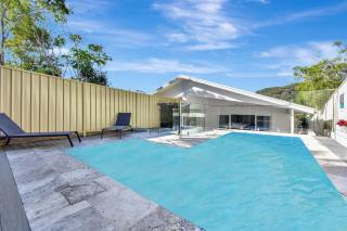 Bentley Beach Pool House - 0