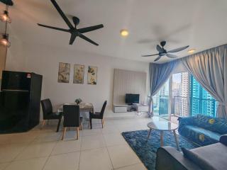 Homestay With Balcony & Free Car Park at Mont Kiara - Kuala Lumpur - 7
