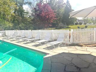 THE VILLA Farm Sleeps 20 more - - 8