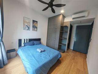 Homestay With Balcony & Free Car Park at Mont Kiara - Kuala Lumpur - 5