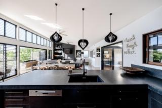 Beachside Beauty, Views, Pool, Walk onto Sand - Marcus Beach - 7