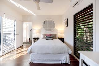 Beachside Beauty, Views, Pool, Walk onto Sand - Marcus Beach - 5