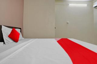 OYO Flagship 81234 Hotel Velvet Rooms - Surat - 3