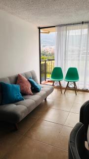 Apto 3 hab, junto al Centro Comercial Avenida, Piso 8 con ascensor - 2