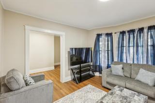Cozy Upper Flat Minutes from Niagara Falls apts - Niagara Falls - 0