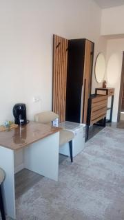 Hotel Urban - - 5