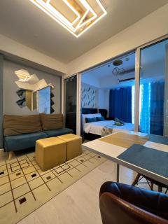 Penthouse Suite Azure Urban Resort Staycation - Manila - 8