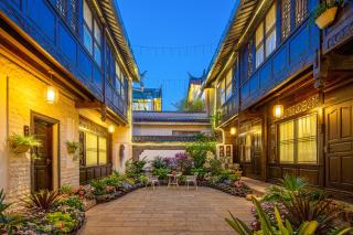 Yueju Designer Homestay - Lijiang - 9
