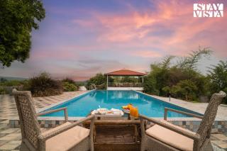 StayVista at Bayleaf Villa with Pool, Lawn, Wi-Fi - Nashik - 0