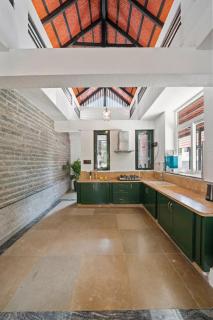 Luxury Private Pool Villa with Jacuzzi Bangalore - Kerala House - Denkanikota - 3
