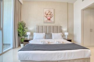 Coastal Bliss 1BHK Sea View Apartment by Czechin - Ras al-Khaimah - 4