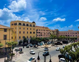 NIMPHAEA BLUE APARTMENT - Elegant Central Flat, Walk to Beach & Train Station - Nettuno - 4