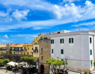 NIMPHAEA BLUE APARTMENT - Elegant Central Flat, Walk to Beach & Train Station - Nettuno - 7
