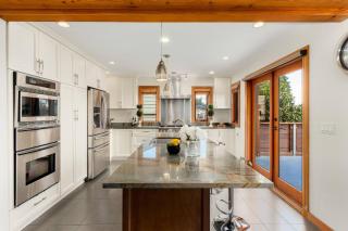 Quiet Modern Dundadrave Oasis - West Vancouver - 0