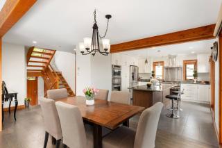 Quiet Modern Dundadrave Oasis - West Vancouver - 8