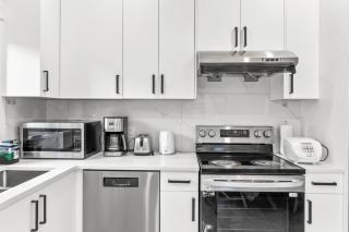 Modern Private 3BR House - Vancouver - 5