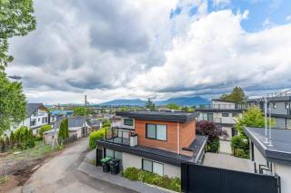 Modern Private 3BR House - Vancouver - 1