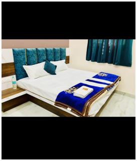 Ujjain Hotel Josh! J! Near Shri Mahakaleshwar Jyotirlinga Temple And Railway Station - Providing Fully Air Conditioned & Spacious Rooms With Free Wi-fi Facility - Free Parking And Excellent Room Service Available - Best Budget Hotel In Ujjain - Ujjain - 2