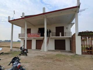 SPOT ON Holiday Hotel And Restaurant Sadhiranganj Rampur jaunpurr - - 5