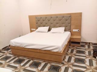 Hotel O Ayodhya Deluxe - Ayodhya - 0