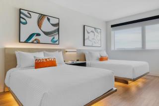 Cambria Hotel Burbank Airport - 3