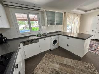 Nefiss Avm ve denize yakın villa - Kusadası - 3