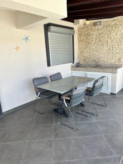 Nefiss Avm ve denize yakın villa - Kusadası - 1